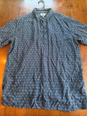 VISSLA Navy Short-Sleeve Button-Down with Light Blue Micro Print